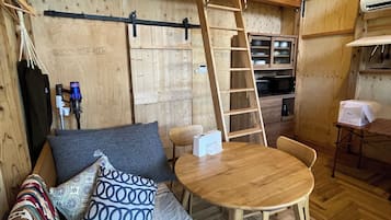 Pavilion YANAGI, Non Smoking | Living area