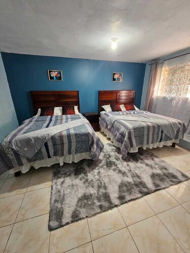 Stylish 1BR Retreat 2 Queen Beds Quiet Upscale Area 15 mins to Town & Beaches