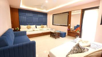 Family Room | Soundproofing, free WiFi, wheelchair access