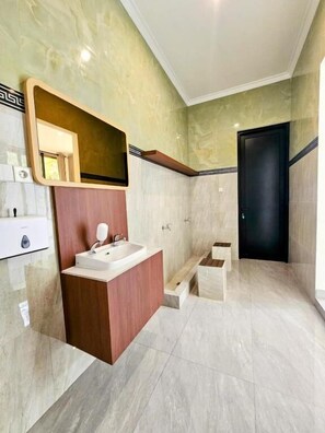 Bathroom - Aldeoz Villa Sentul (Bogor)