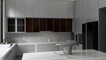 Kühlschrank, Mikrowelle