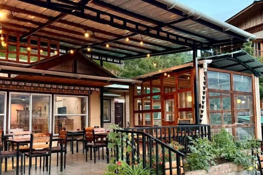 Jambayang Resort