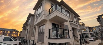 Modern 2BR Suite | Near Airport | Free Parking | Easy Access to Downtown Toronto