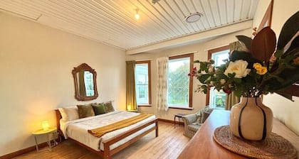 Heritage Heart, City Smart - 4BR Villa Great Views