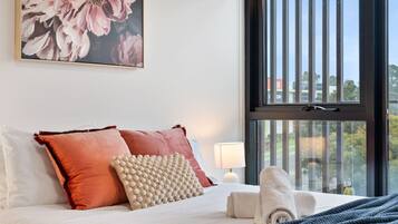 2 bedrooms, iron/ironing board, free WiFi, bed sheets