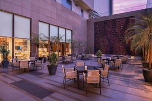 Outdoor dining - Courtyard Shillong (Shillong)