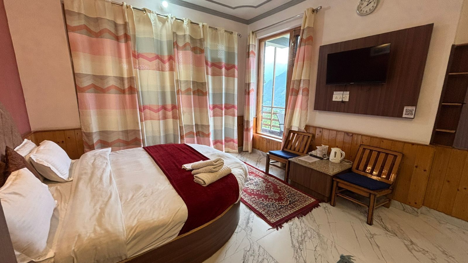  The Terrace Room | Free WiFi