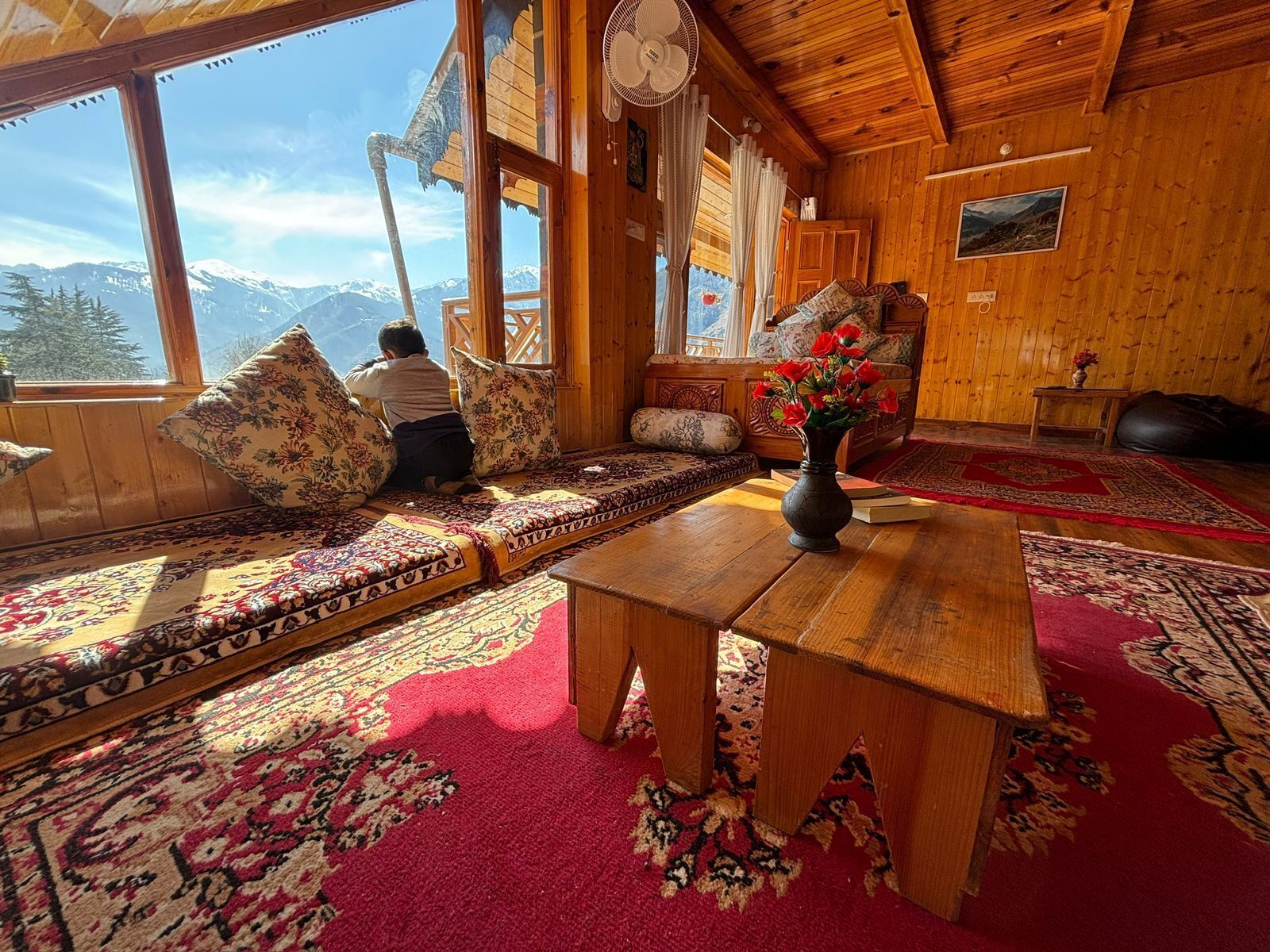 Premium Suite, Balcony, Hill View | Interior