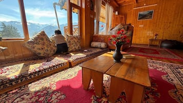 Premium Suite, Balcony, Hill View | Interior