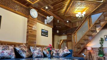 Premium Suite, Balcony, Hill View | Interior