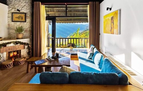 Premium Two-Bedroom Villa with Mountain Balcony