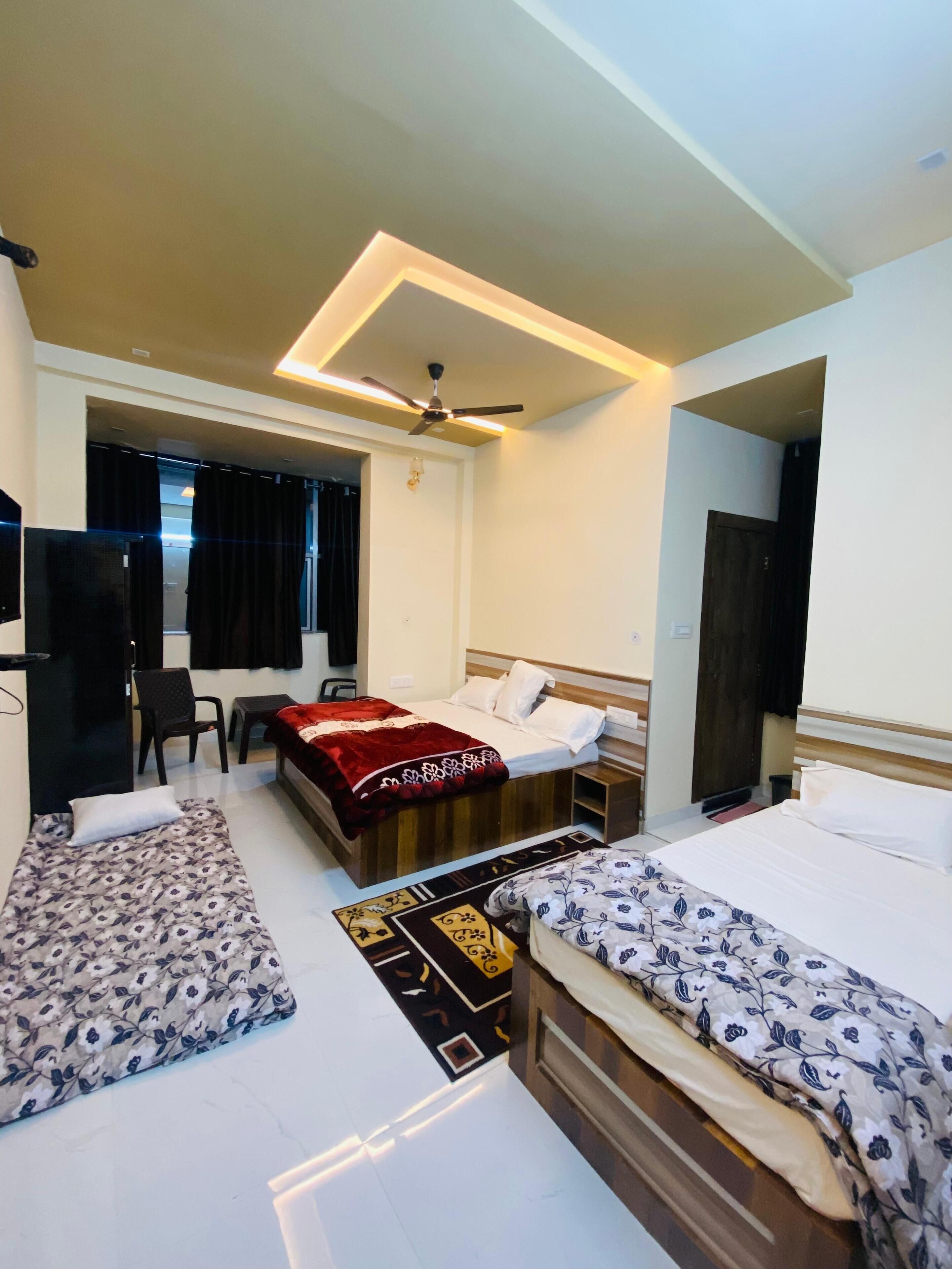 Deluxe Double Room | Desk, laptop workspace, free WiFi