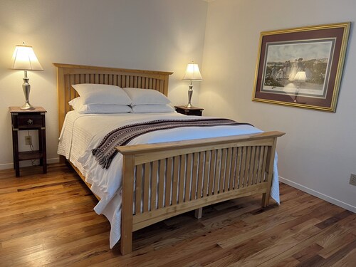 2-bedroom house in tranquil Grapeview perfect for relaxing getaways