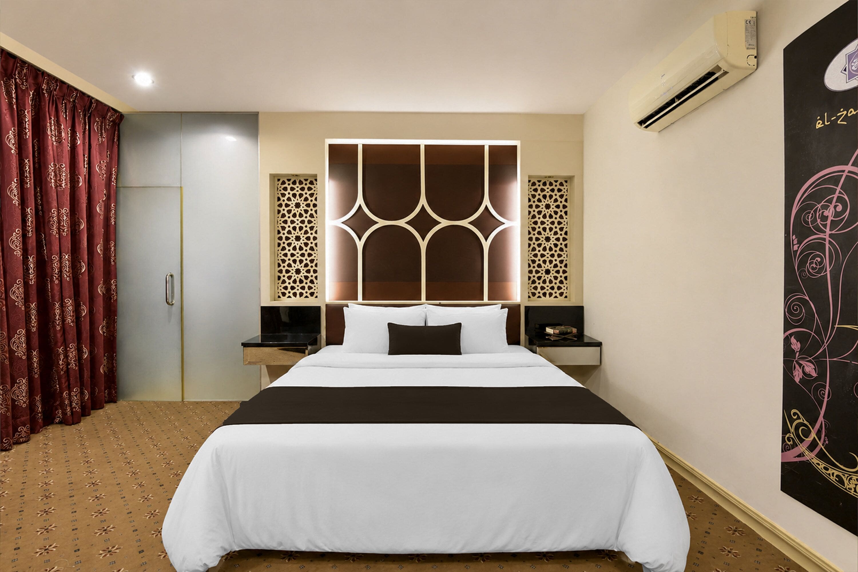 Superior King Room | Desk, free WiFi, bed sheets