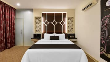 Superior King Room | Desk, free WiFi, bed sheets