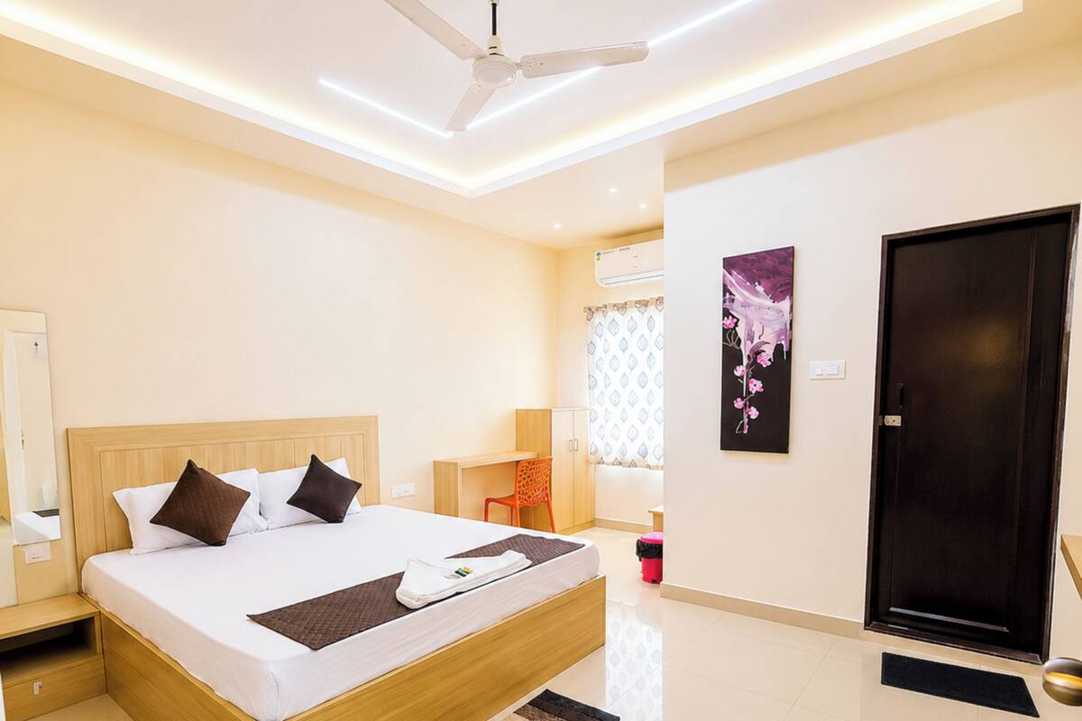 Bộ đồ giường kháng dị ứng, bàn, phòng cách âm 