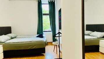 Apartemen Basic | Setrika/meja setrika