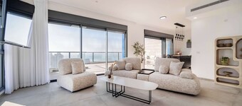 Luxury 5BR Penthouse Huge Balcony Mamad