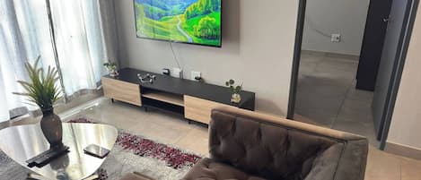 Apartment, 2 Bedrooms, Smoking, Balcony | Living room