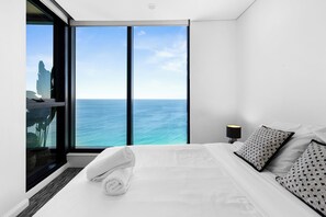 Room - Stunning Ocean View 2B2B Apt @ Surfers Paradise (Surfers Paradise)
