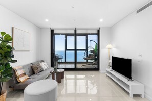 Living area - Stunning Ocean View 2B2B Apt @ Surfers Paradise (Surfers Paradise)