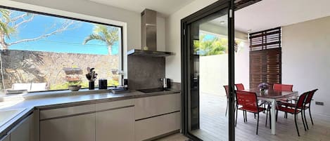Maison, 4 chambres, piscine privée | Cuisine privée