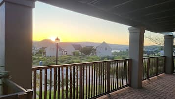 Maison, 2 chambres, patio, vue lac | Enceinte de l’hébergement
