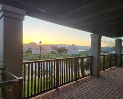 Casa, 2 quartos, varanda, vista para o lago | Área da propriedade