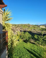 Casa, 2 quartos, varanda, vista para o lago | Jardim