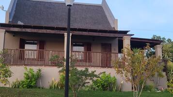 Maison, 2 chambres, patio, vue lac | Extérieur