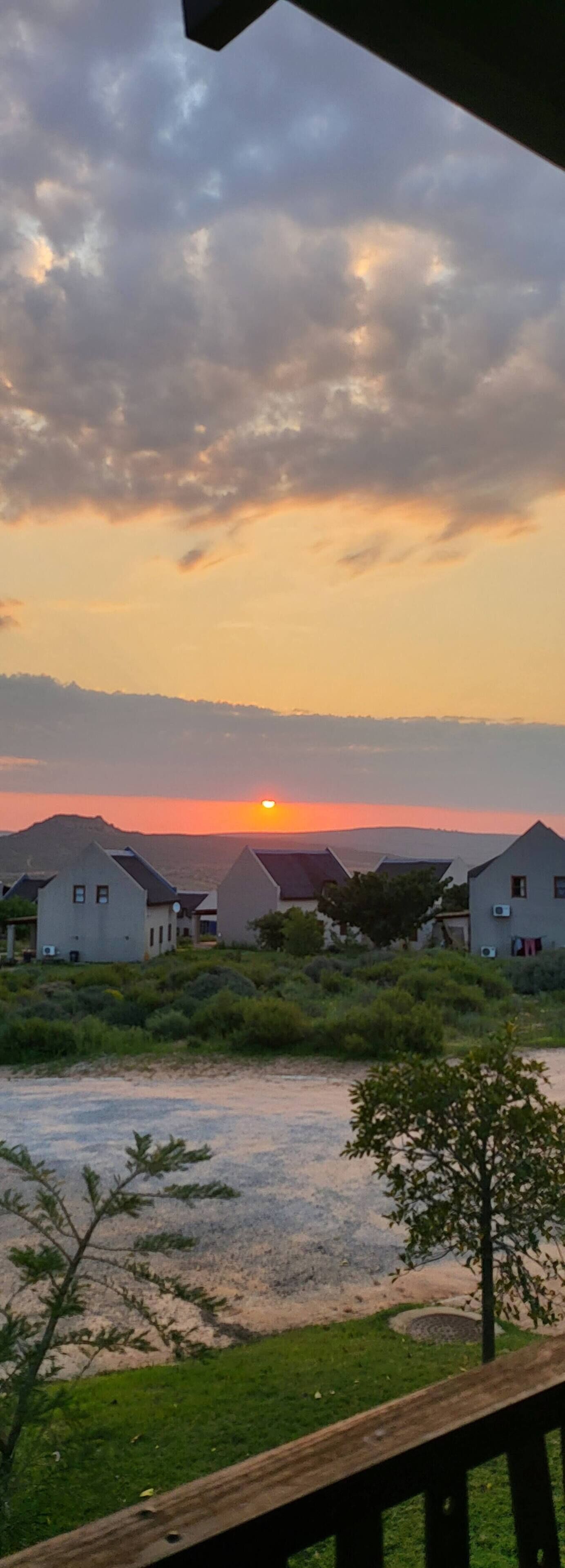 House, 2 Bedrooms, Patio, Lake View | Property grounds