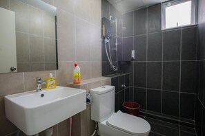 Bathroom - Trival Broadway Hut Homestay @ Sri Indah Sandakan (Sandakan)