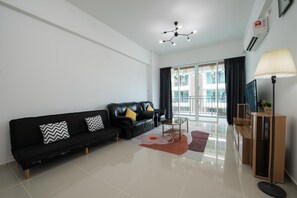 Living area - Trival Broadway Hut Homestay @ Sri Indah Sandakan (Sandakan)