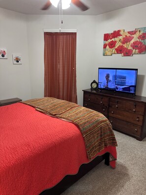 Iron/ironing board, WiFi, bed sheets - Cozy 1-bedroom apartment with AC in lovely Frisco (Frisco)