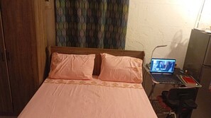 Room - House like and secure, bright, wifi garden no smoking quiet neighborhood (Pamandzi)