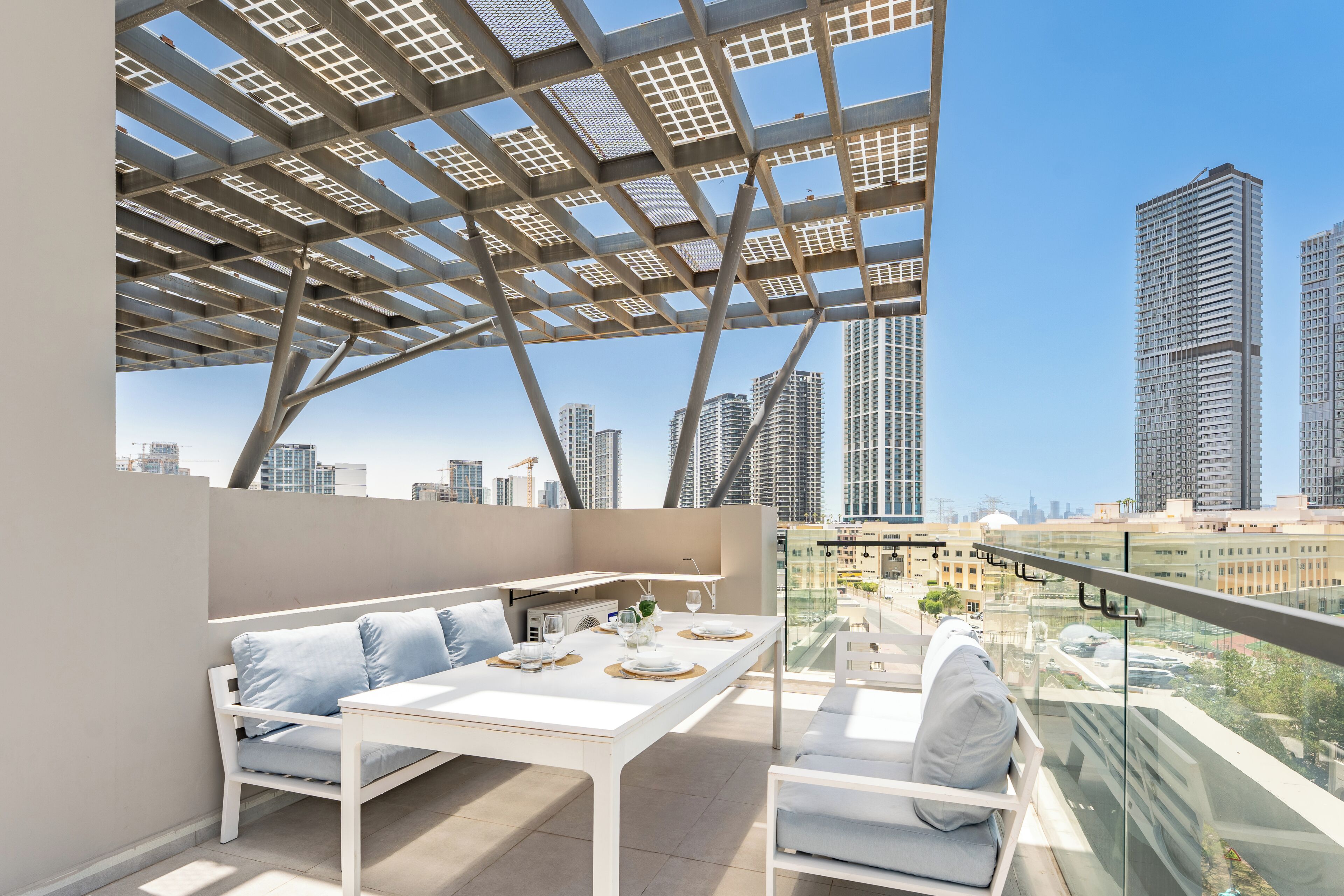Ático de lujo, 2 habitaciones, Aire acondicionado, vistas a la ciudad | Restaurante al aire libre