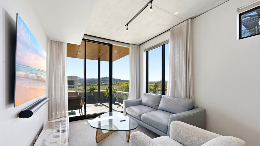 Tranquil 2-bed With Water View