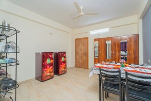 Dining - Vibestayz Omkar Hinjawadi (Pune)