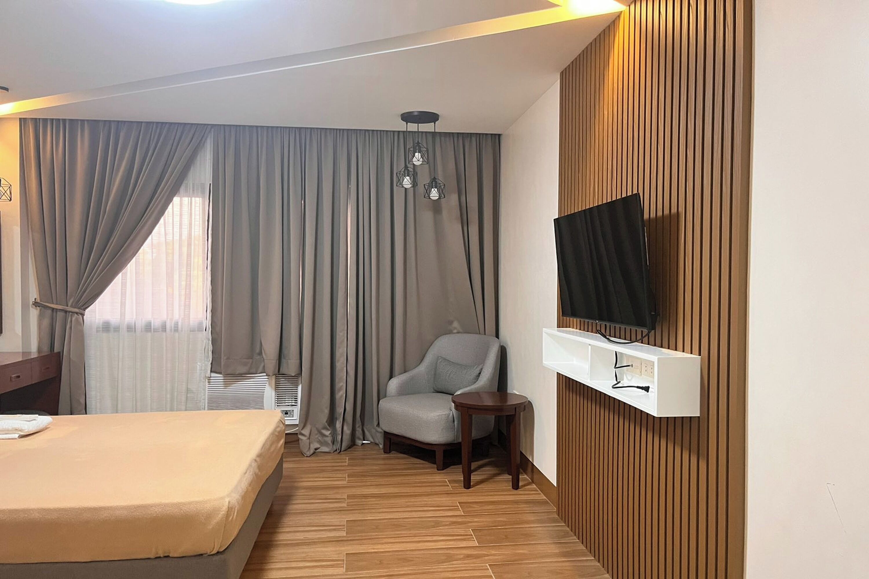 Superior Quadruple Room | Iron/ironing board (on request), WiFi (free), bed sheets