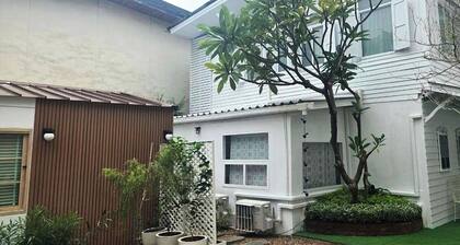 Sathorn Hideaway