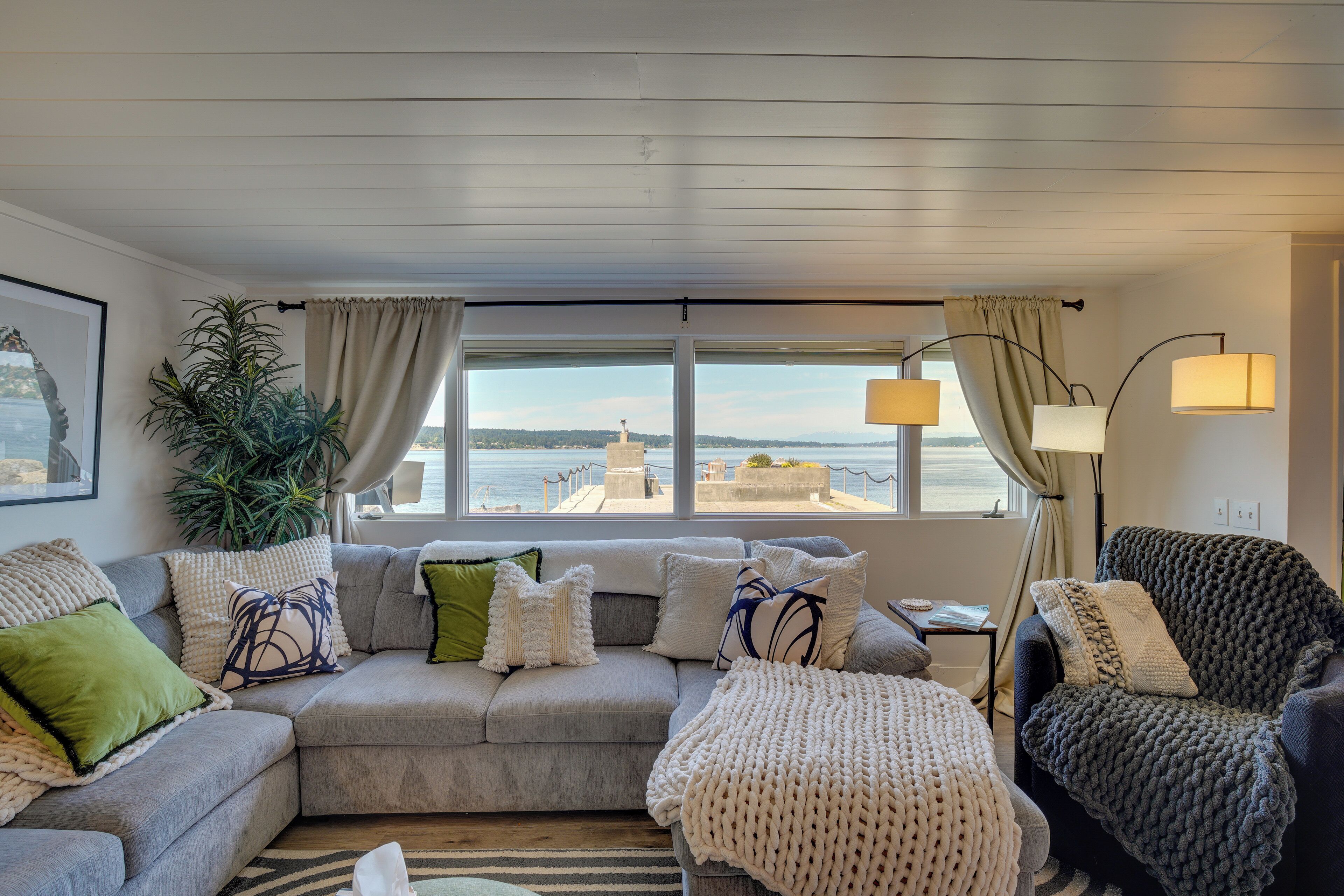 Waterfront Cabin W/ Stunning Sound Views - Tacoma, WA