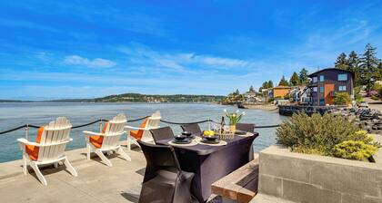 Waterfront Cabin w/ Stunning Sound Views