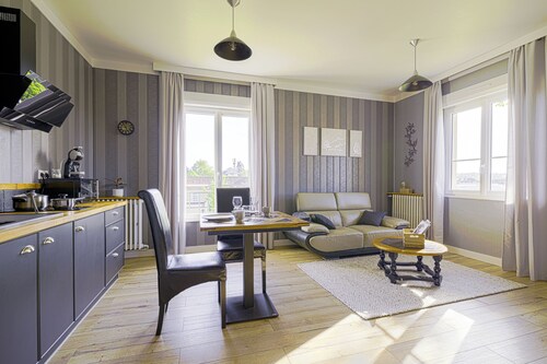 Coeur de Falaise 2 - Appt T2 centre ville, parking privé, borne de recharge VE