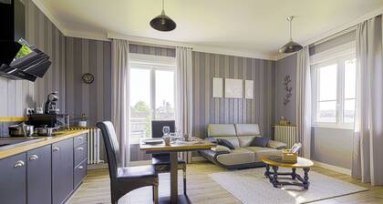 Coeur de Falaise 2 - Appt T2 centre ville, parking privé, borne de recharge VE
