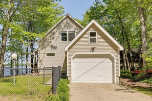 Exterior - Private Duck Lake Access: Up North Getaway (Interlochen)