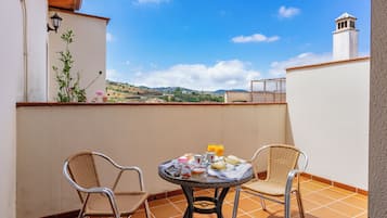 Suite Confort, vistas a la montaña | Terraza o patio