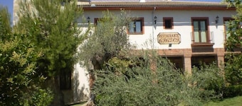 HOTEL BALCON DE LOS MONTES