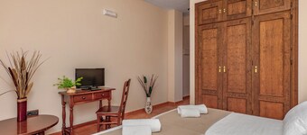 HOTEL BALCON DE LOS MONTES