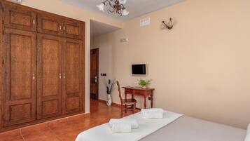 Comfort Suite, Mountain View | Soundproofing, free WiFi, bed sheets