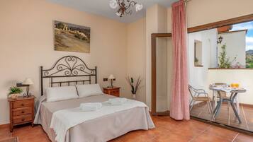 Suite Confort, vistas a la montaña | Sistema de insonorización, wifi gratis, ropa de cama